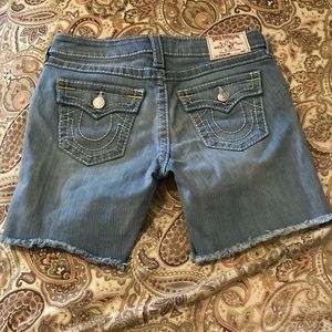 TRUE RELIGION light wash shorts